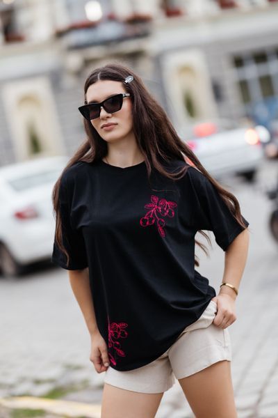 Oversized black T-shirt with embroidery